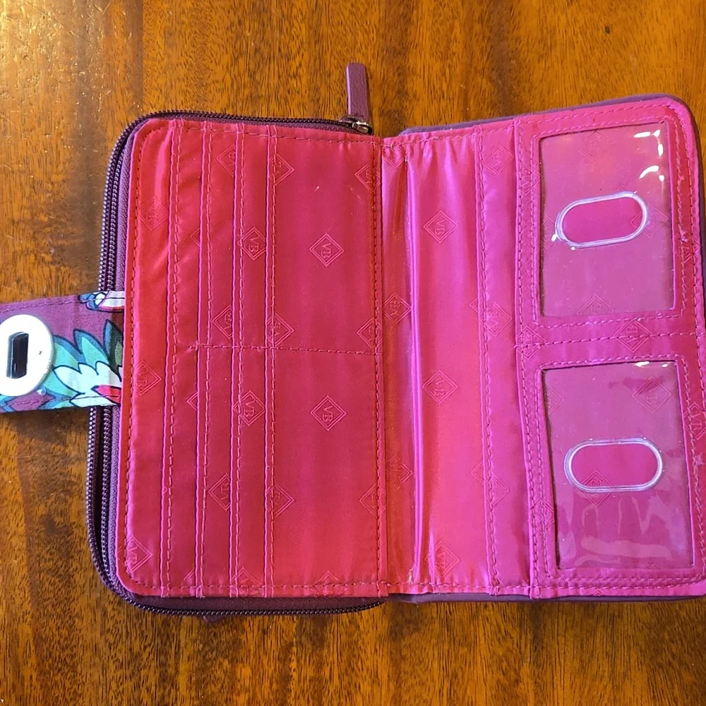 Vera Bradly Floral Quilted Large Wallet - Picture 4 of 6